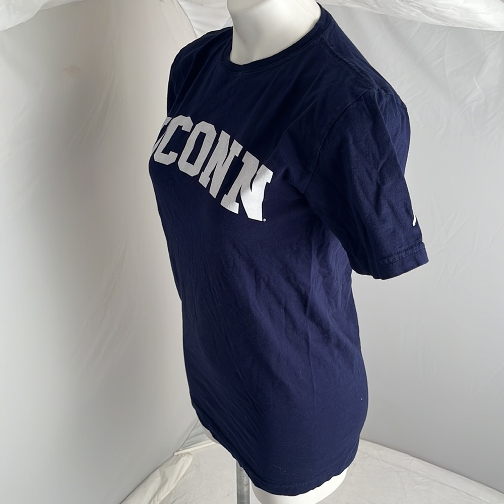 Alta Gracia navy blue UCONN University of Connecticut logo short sleeve t-shirt - Picture 3 of 10